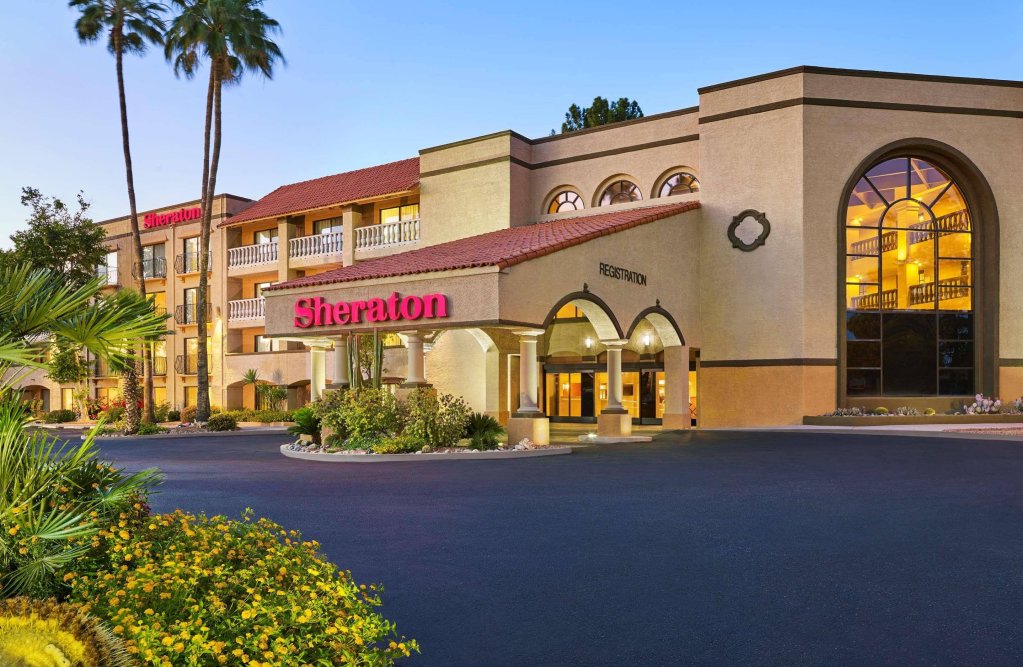 Фото Sheraton Tucson Hotel and Suites