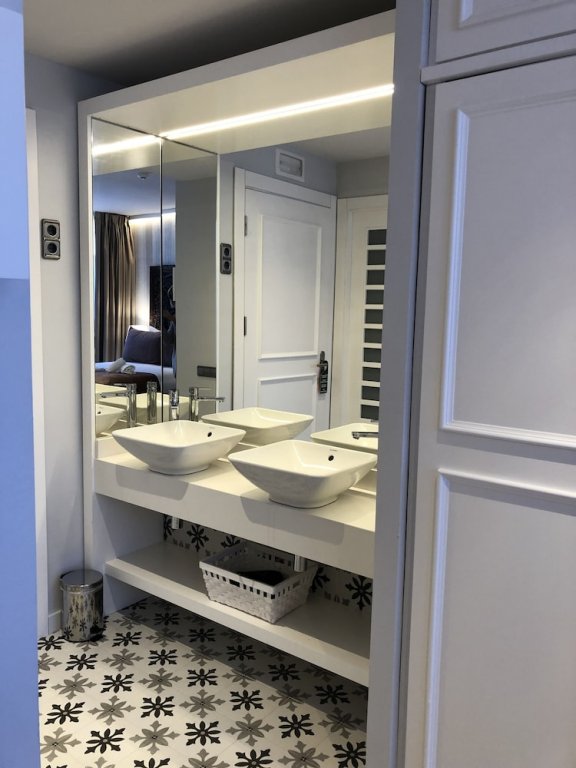 Фото Serennia Fira Gran Vía Exclusive Rooms