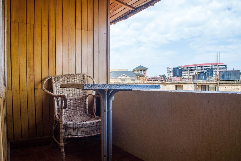 Фото Oxford Royal Hotel