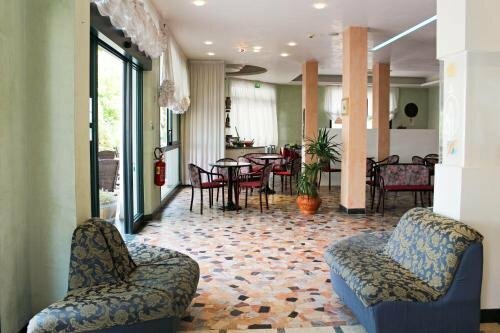 Внешний вид отеля Hotel Buda в Беллария-Иджеа-Марине, фото 5