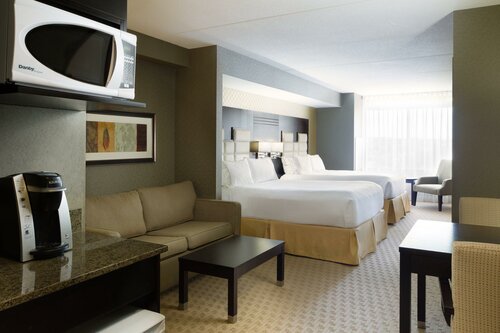 Гостиница Holiday Inn Express Hotel & Suites Ottawa West Nepean