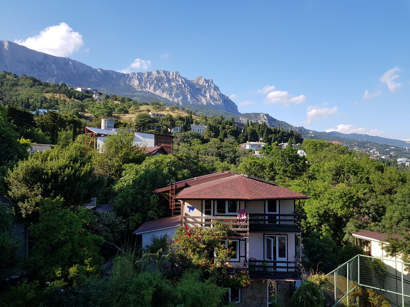 Гостевой дом Лавровый Сад в Алупке