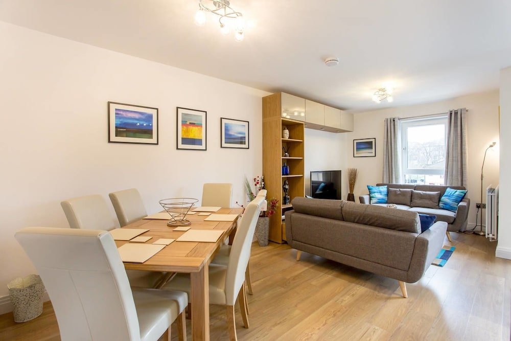 Фото Brand New City Centre 3bed: Free Parking & Lift!