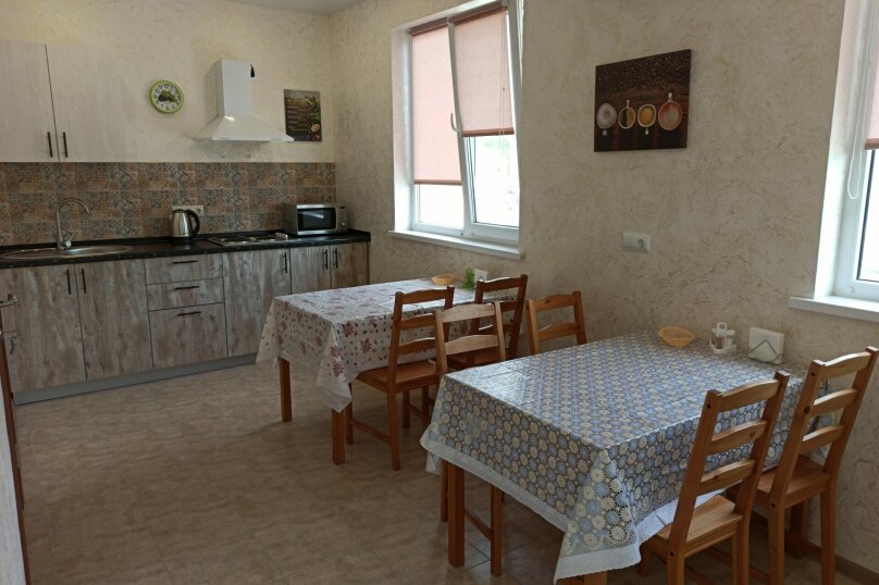 Фото На Кати Соловьяновой 14а