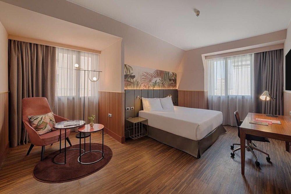 Фото отеля 2