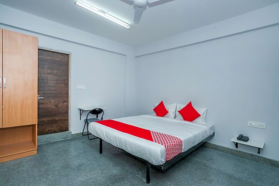 Фото Spot On 49477 Hotel Galaxy