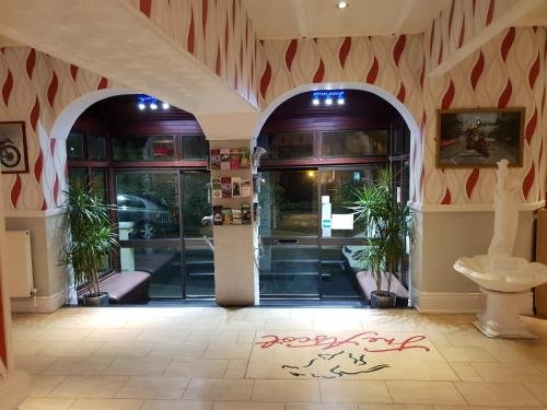 Фото Ascot Hotel