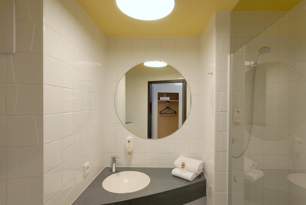 Фото B&b Hotel Kaiserslautern