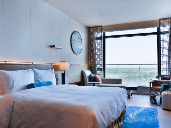 Фото Hualuxe Nanjing Yangtze River, an Ihg Hotel