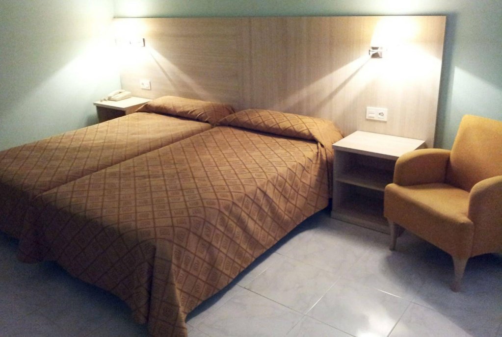 Фото Hotel San Millan