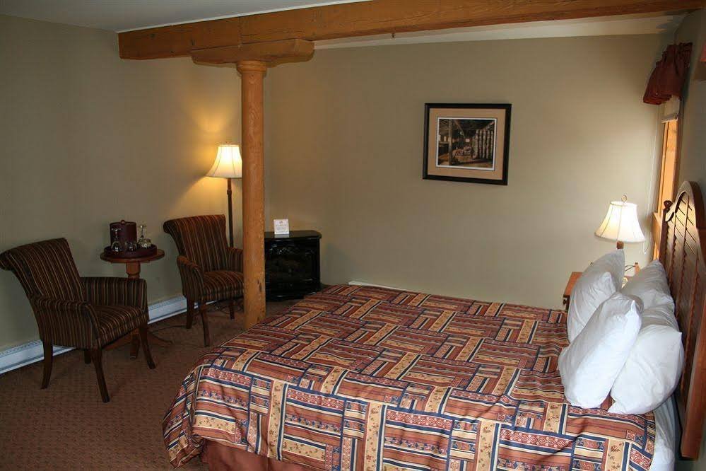 Фото The Murray Premises Hotel