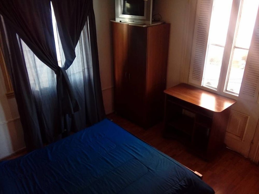 Фото Hostal y Apart Casa Roma