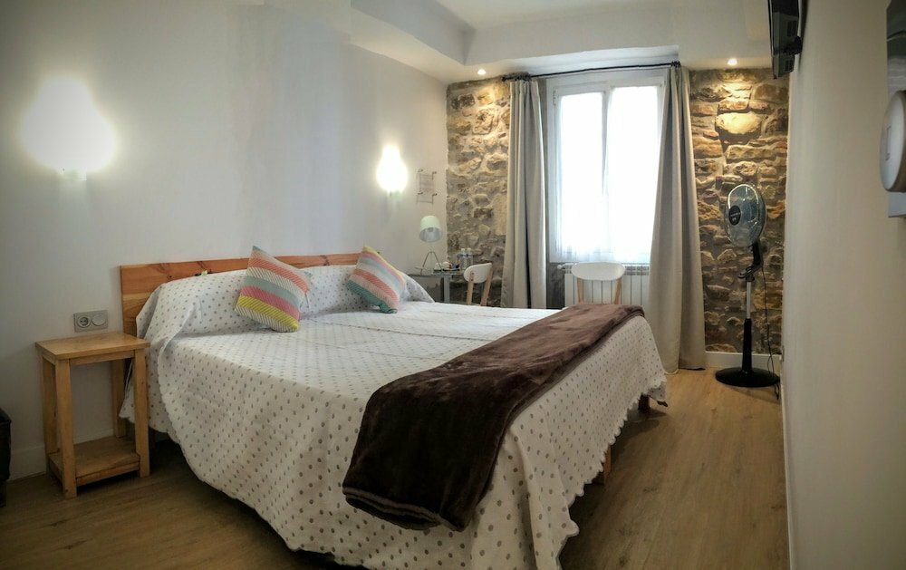 Hotel Pension Balerdi, San Sebastian, photo