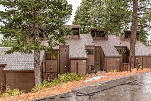 Жильё посуточно Truckee Condo 1 Mi. from Northstar by RedAwning