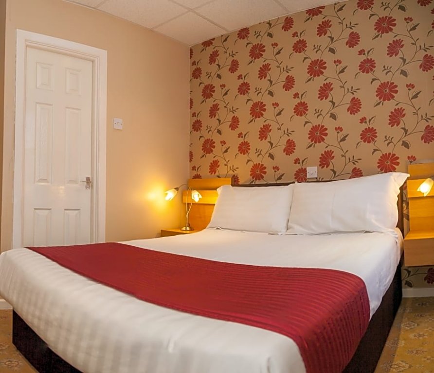 Фото The Lawton Hotel