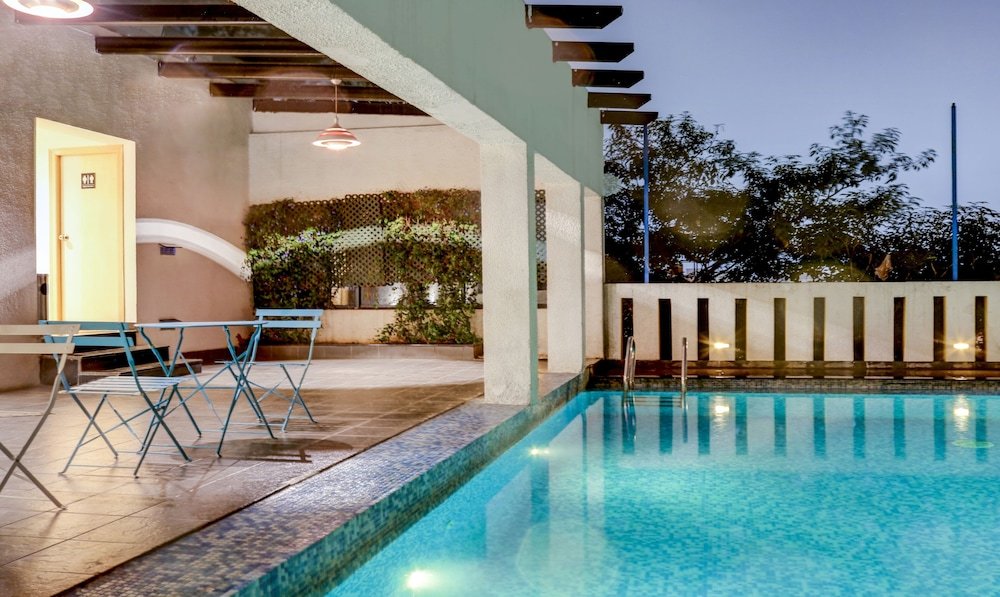 Фото Lazdana Hotel Bangalore