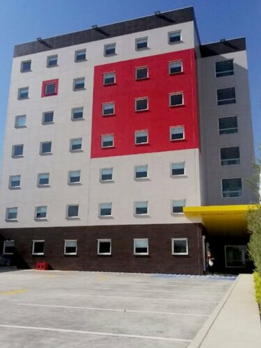 Гостиница Hi! Fundidora в Штате Нуэво-Леон