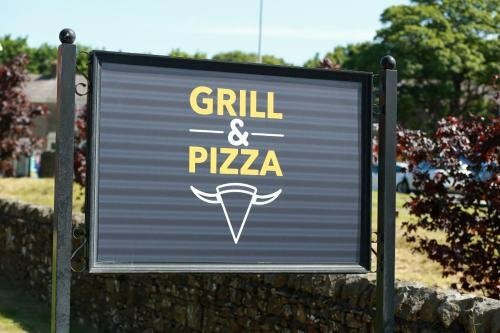 Hotel Willows, Blackburn, photo