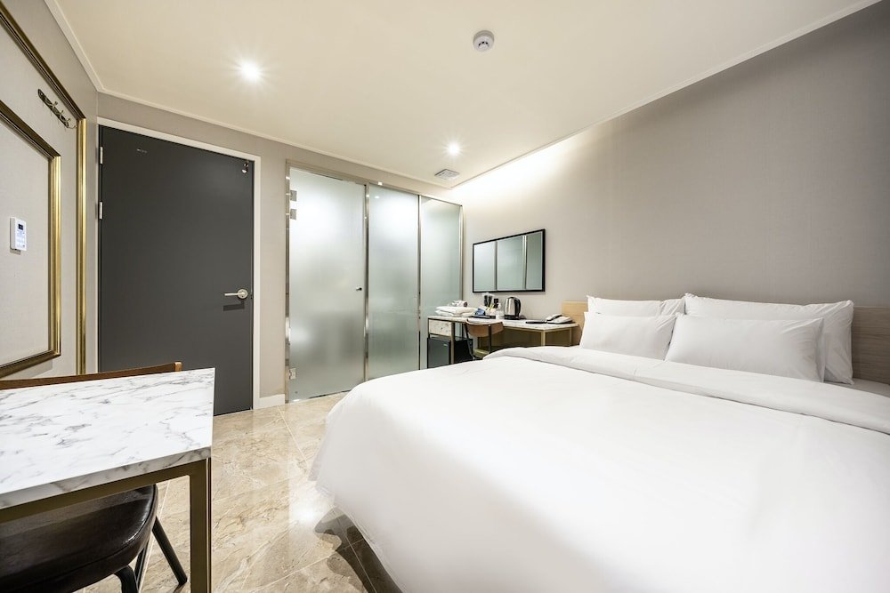 Фото M&Lucky Hotel