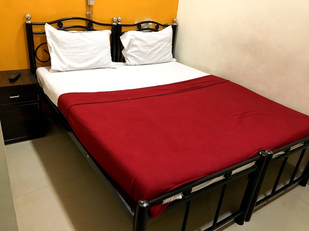 Фото Decent Guest House