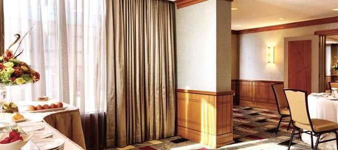 Фото DoubleTree by Hilton Hotel Toronto Downtown