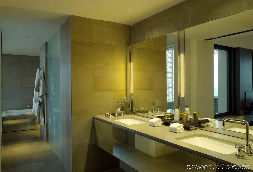 Фото The Lodhi Hotel