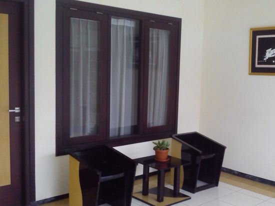 Фото Hotel Pelangi Malang