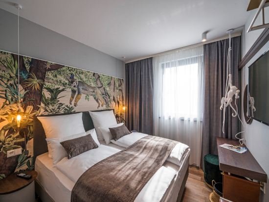 Фото Premier Inn Heidelberg City Bahnstadt Hotel