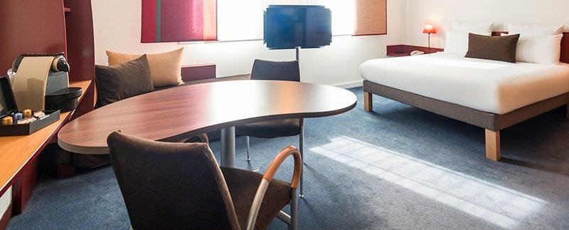 Фото Novotel Suites Reims Centre