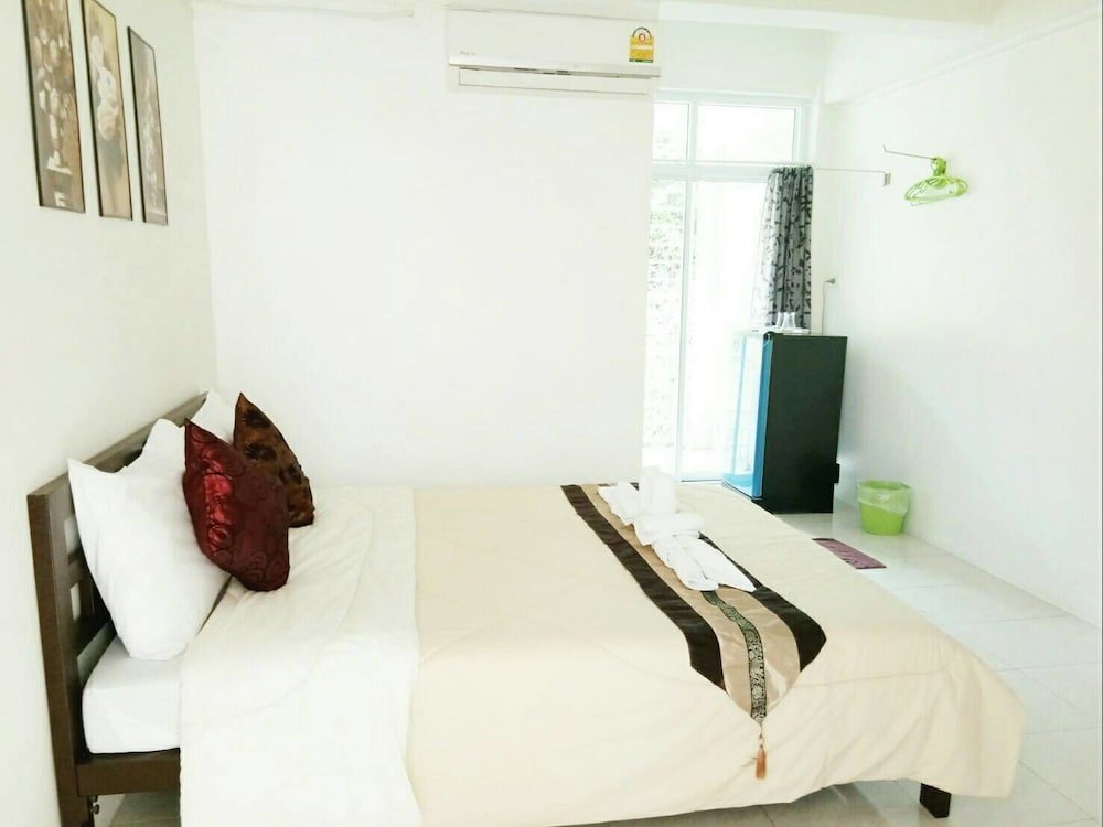 Фото Rueangrat Hotel