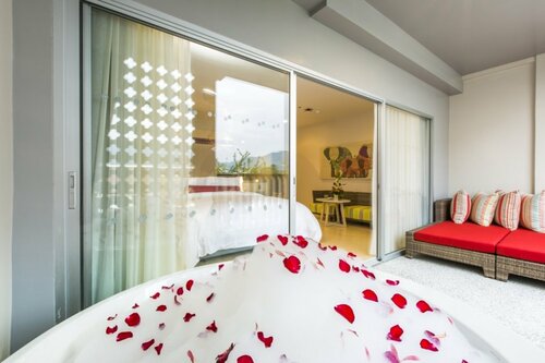 Гостиница Ramada by Wyndham Phuket Deevana Patong - Sha Extra Plus