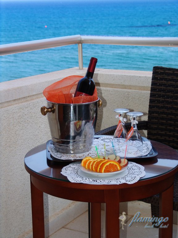 Фото Flamingo Beach Hotel