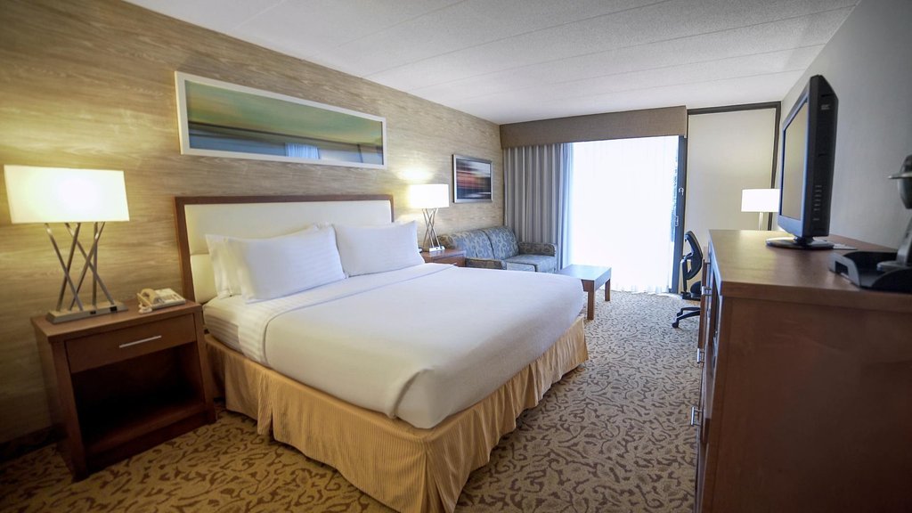 Фото DoubleTree by Hilton Ann Arbor North