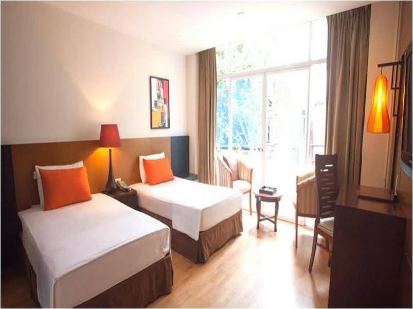 Фото Lucky Hotel - 69 Tran Duy Hung