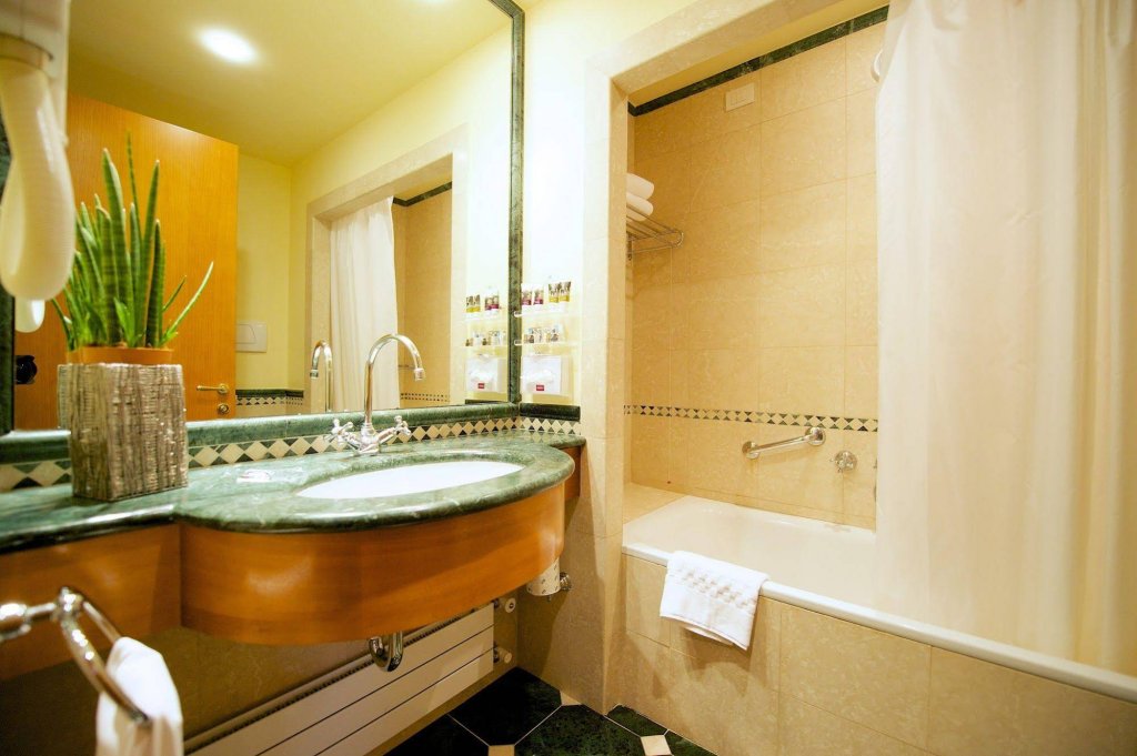 Фото Four Points by Sheraton Siena