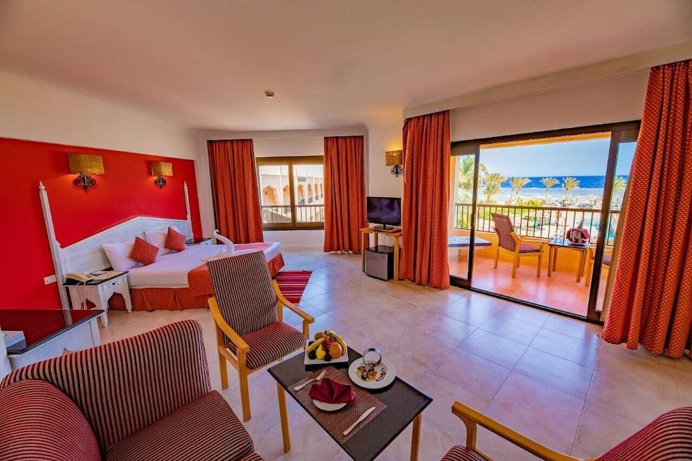 Фото Flamenco Beach and Resort