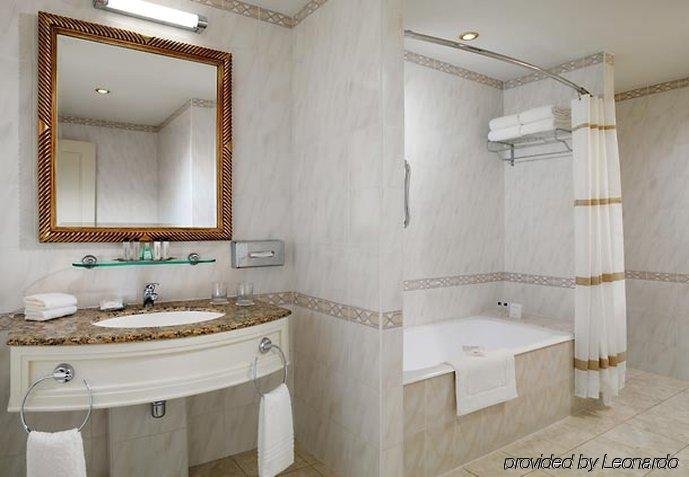 Фото Armenia Marriott Hotel Yerevan