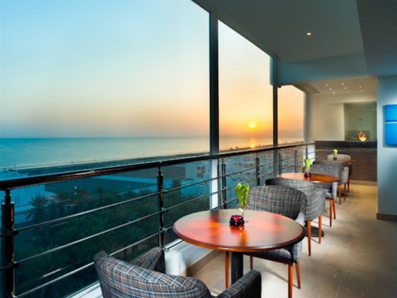 Фото Al Hail Waves Hotel Managed by Centara