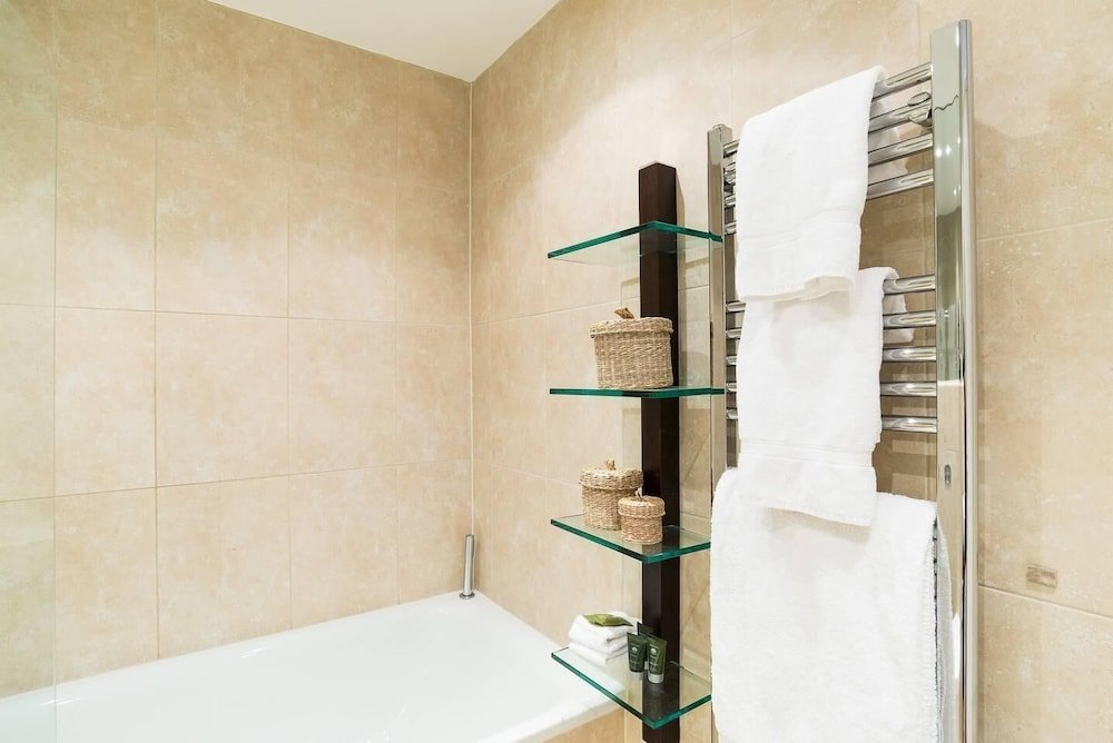 Фото Stylish 2br Flat next to Battersea Park