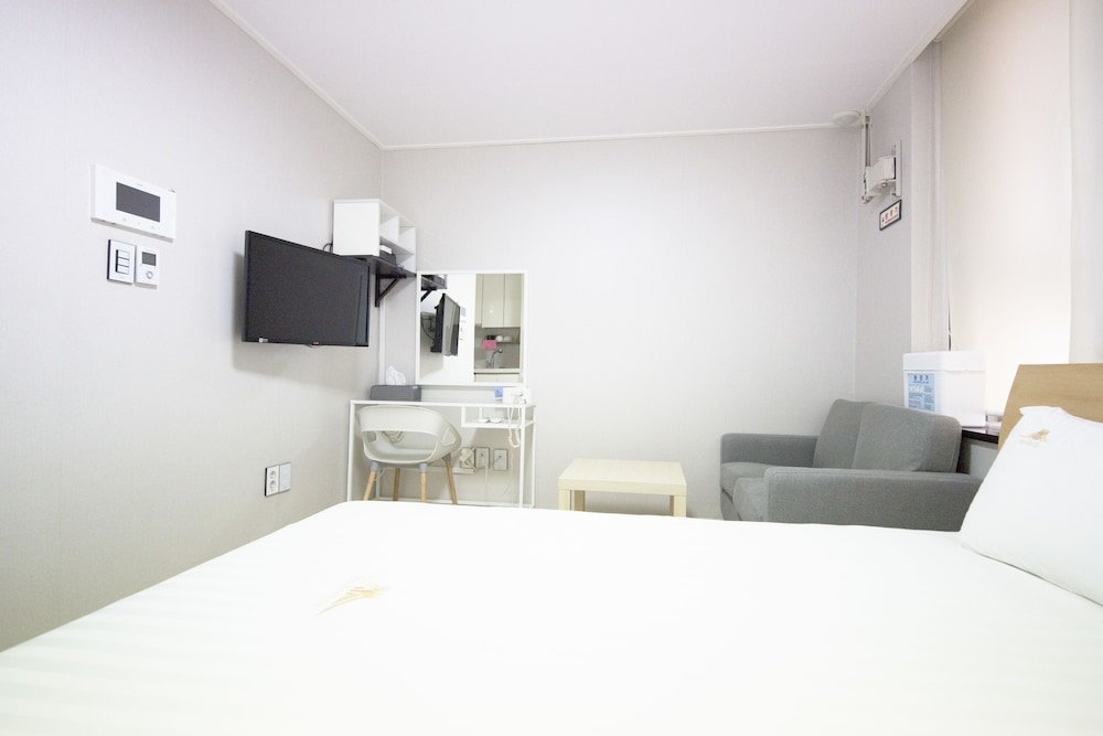 Фото Inn The City Business Hotel