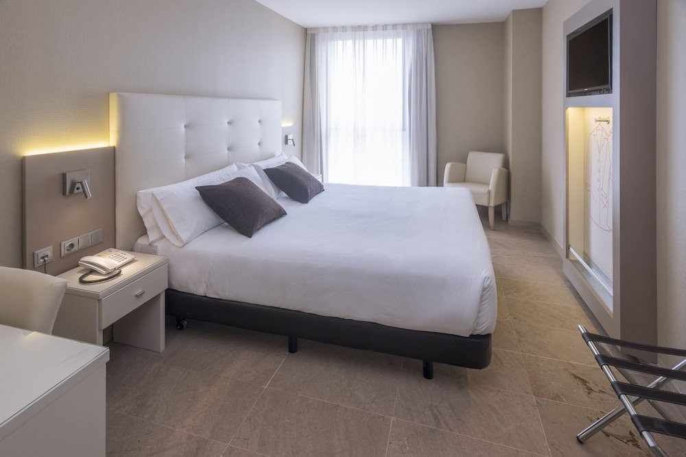 Фото Hotel SERHS Del Port