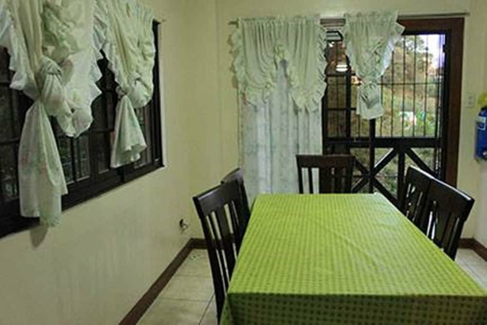 Hotel Dad's Big Transient House, Baguio, photo