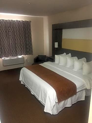 Фото Southfort Inn