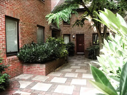 The Courtyard 10