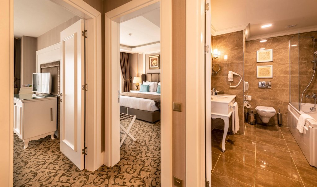 Фото Vuni Palace Hotel