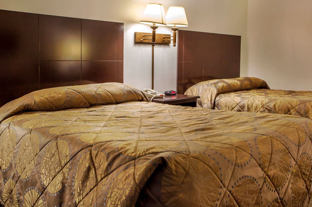 Фото Rodeway Inn Meadowlands