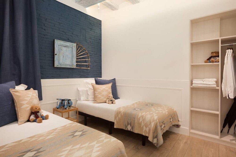 Фото Enjoybcn Colon Apartments