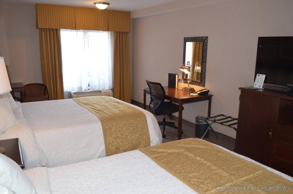 Фото Best Western Plus Cottontree Inn