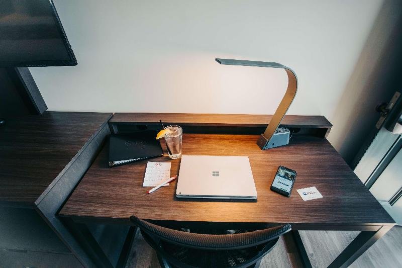 Фото Best Western Plus Hilltop Inn