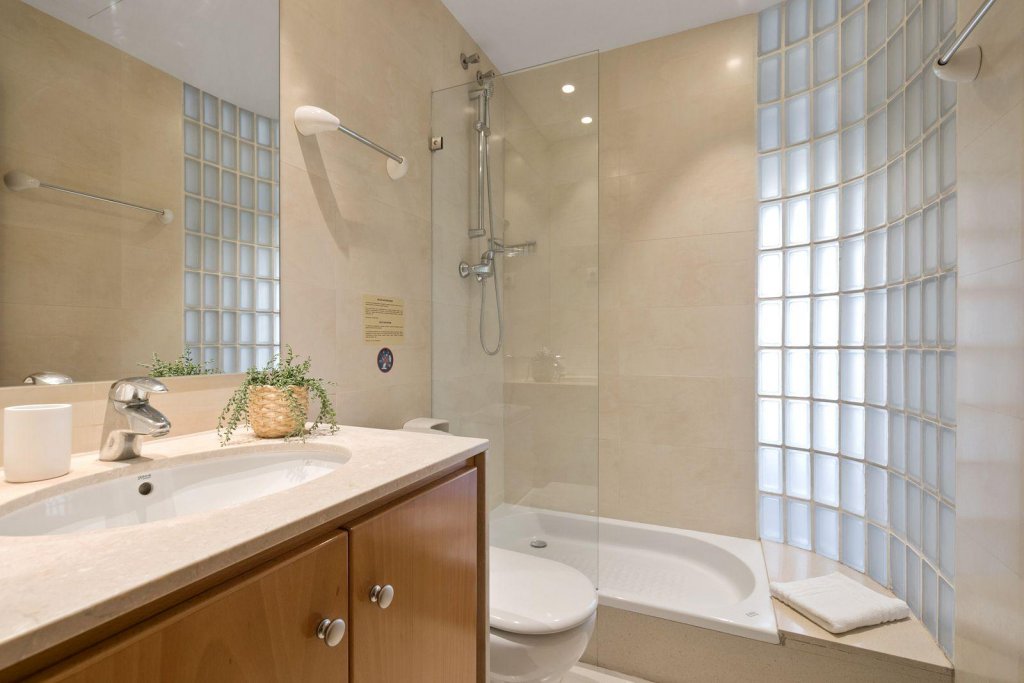 Фото Fisa Rentals Gran VIA Apartments